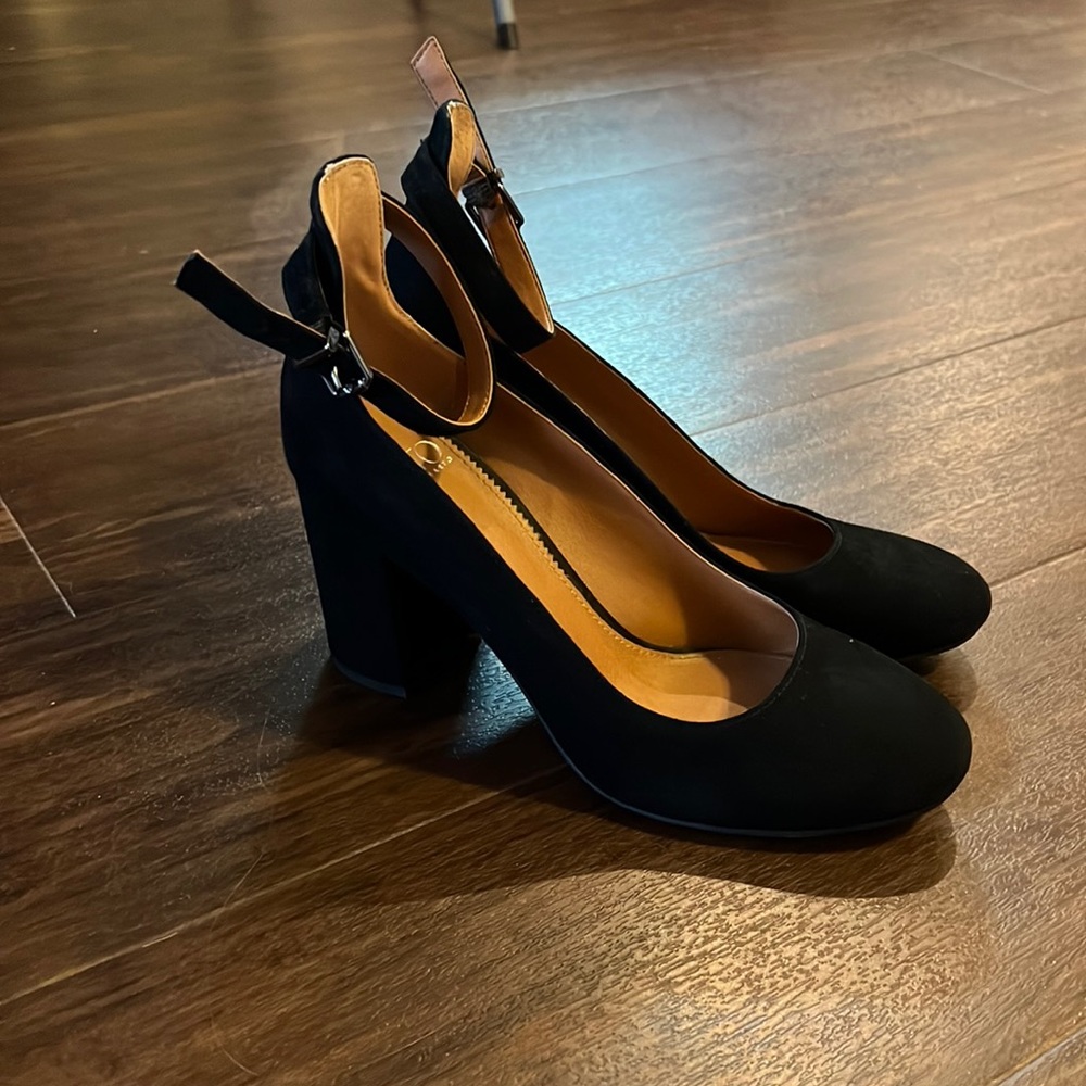 Franco Sarto black suede heels
